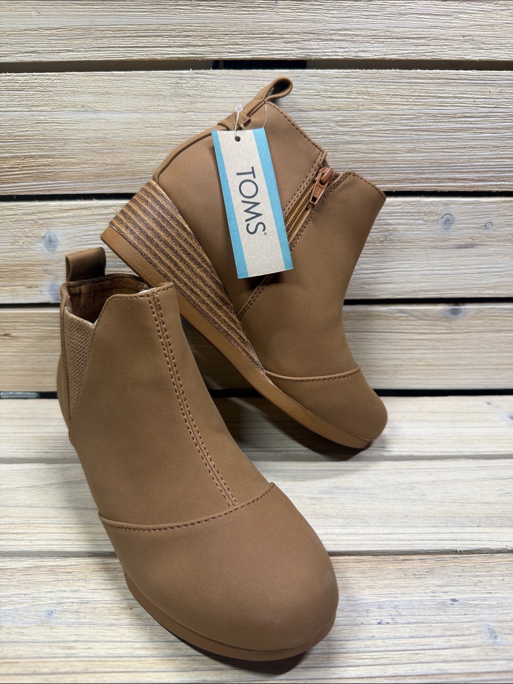 TOMS Youth Kelsey Toffee Synthetics Nubuck Booties Size 1 NEW!